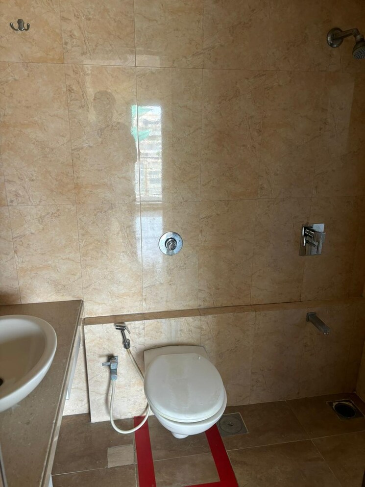 Bathroom, ankur-rajdoot 3 Bedroom 1800 Sq.Ft. Apartment In Khar West Mumbai 7850270