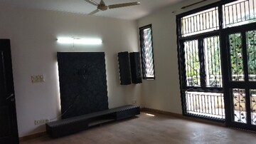 Room in 4 BHK Villa at Sushant Lok 3, Sector 57 – for Sale