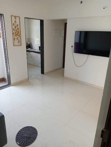 Room in 2 BHK Apartment at Runwal Eirene, Balkum Pada – for Rent