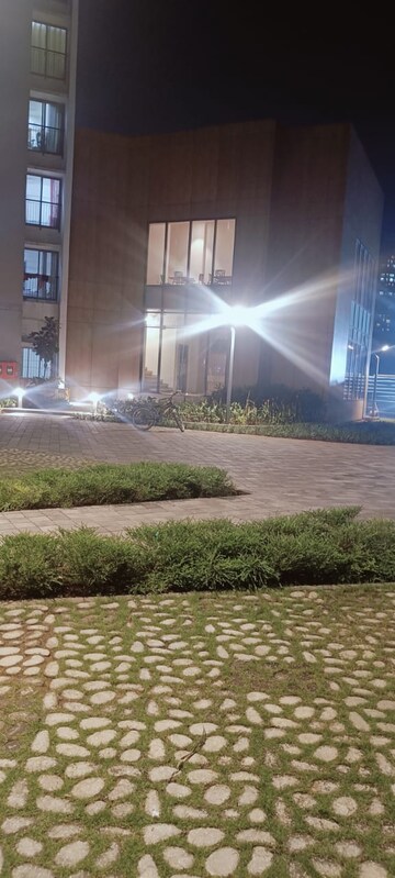 2 BHK Apartment – Garden View at Runwal Eirene, Balkum Pada - for Rent