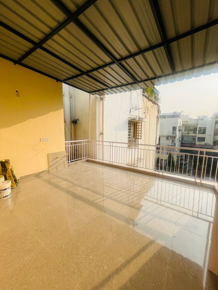 Balcony, vasant kunj 3 Bedroom 1700 Sq.Ft. Apartment In Vasant Kunj Delhi 7850318