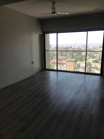 2 BHK Apartment For Sale in Rustomjee Paramount, Khar West