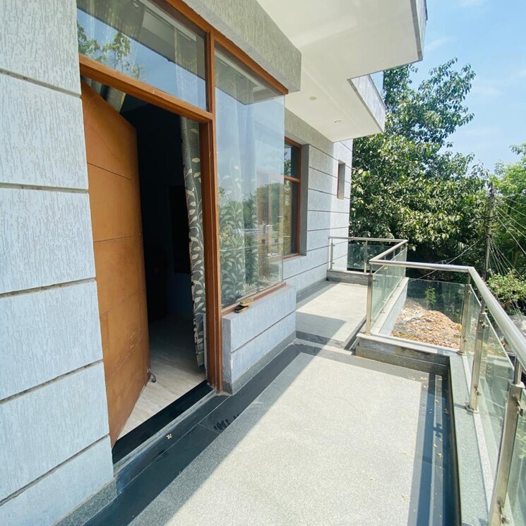 Balcony, sector 39 Pg For Boys In Sector 39 7850398