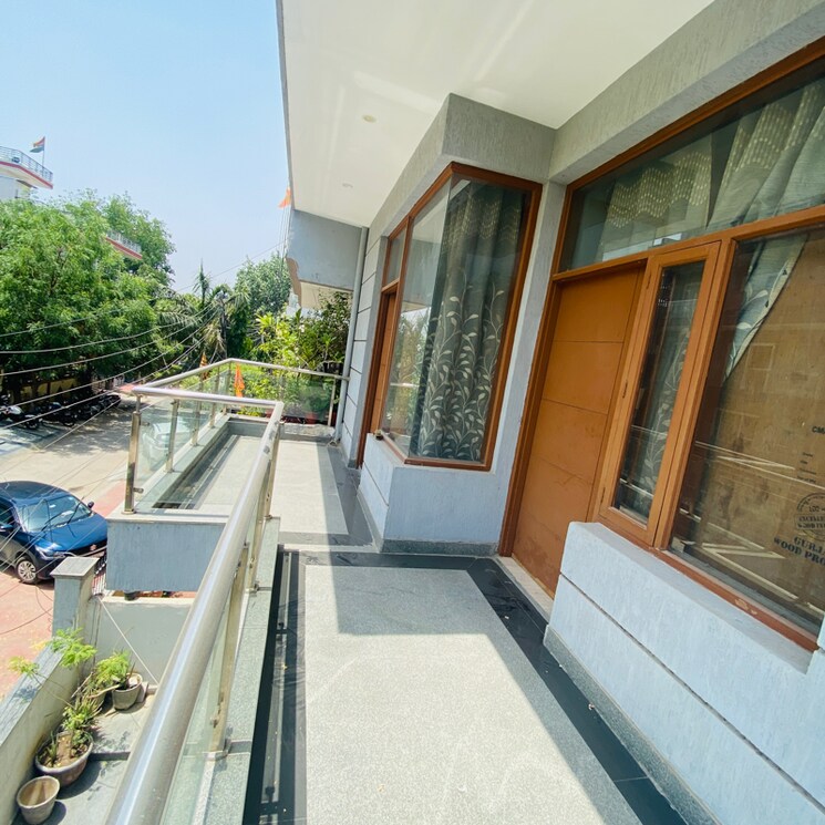 Balcony, sector 39 Pg For Boys In Sector 39 7850398