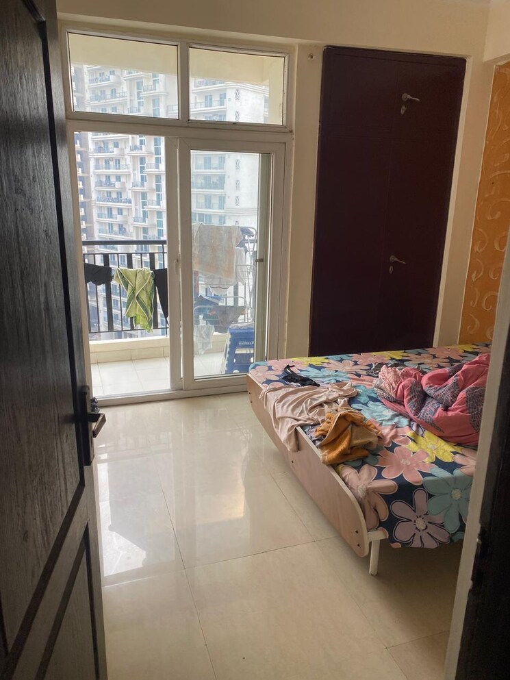 Bedroom, amrapali-princely-estate 3 Bedroom 1540 Sq.Ft. Apartment In Sector 76 Noida 7850409