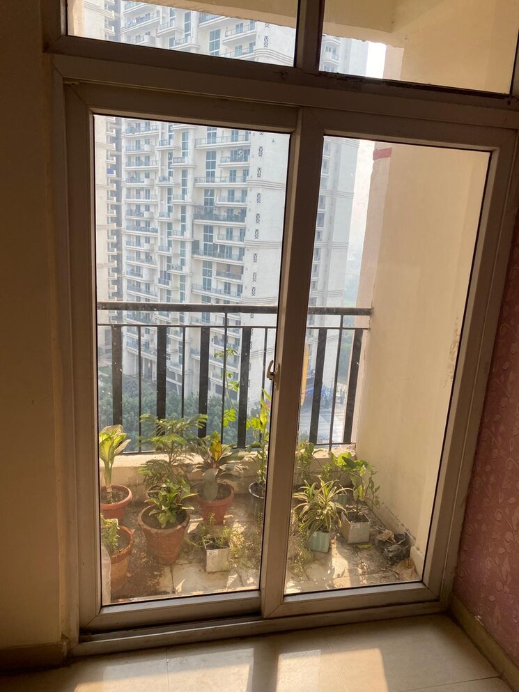 Room, amrapali-princely-estate 3 Bedroom 1540 Sq.Ft. Apartment In Sector 76 Noida 7850409