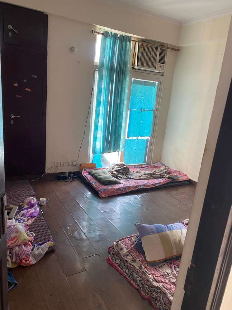 Living Room, amrapali-princely-estate 3 Bedroom 1540 Sq.Ft. Apartment In Sector 76 Noida 7850409