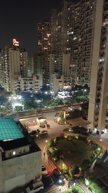 2 BHK Apartment For Rent in Sethi Max Royale, Sector 76
