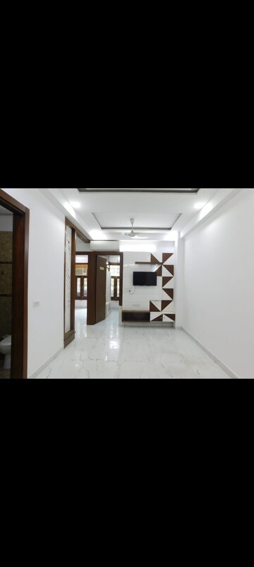 Building Lobby in 3 BHK Builder Floor at Kanha Apartments Indirapuram, Shakti Khand 2 – for Sale