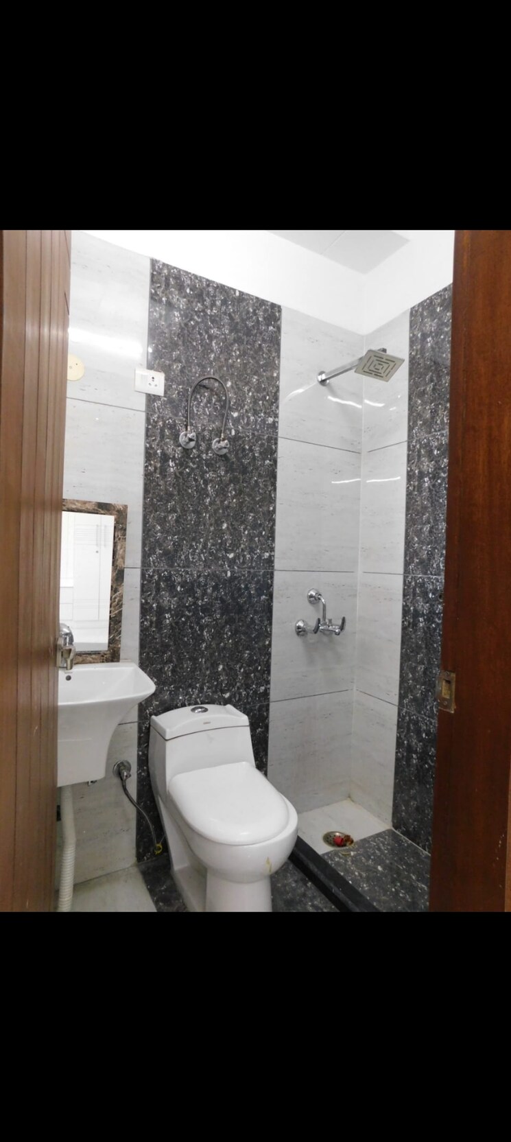 Bathroom, kanha-apartments-indirapuram 3 Bedroom 1550 Sq.Ft. Builder Floor In Shakti Khand 2 Ghaziabad 7850435