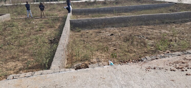 undefined, upsidc site b  200 Sq.Yd. Plot In Upsidc Site B Greater Noida 7850511