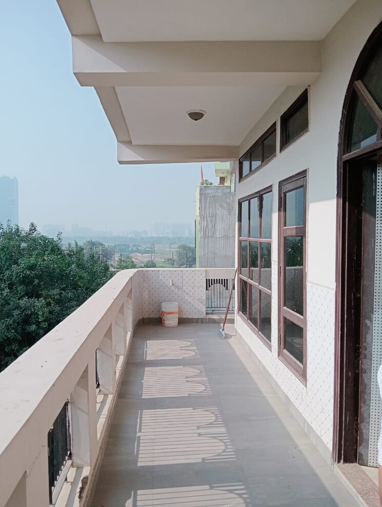 Balcony, sector 50 6 Bedroom 1650 Sq.Ft. Independent House In Sector 50 Noida 7850540