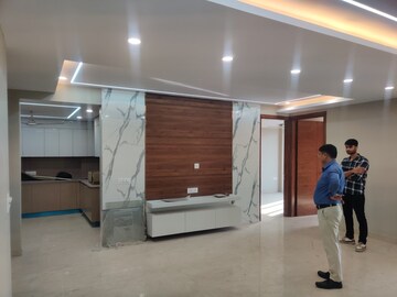 Living Room in 4 BHK Builder Floor at BPTP Amstoria, Sector 102 – for Sale