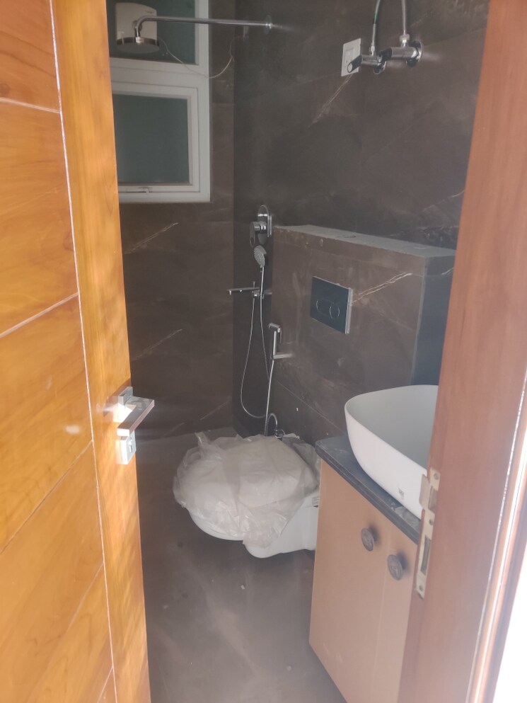 undefined, bptp-amstoria 4 Bedroom 250 Sq.Yd. Builder Floor In Sector 102 Gurgaon 7850726