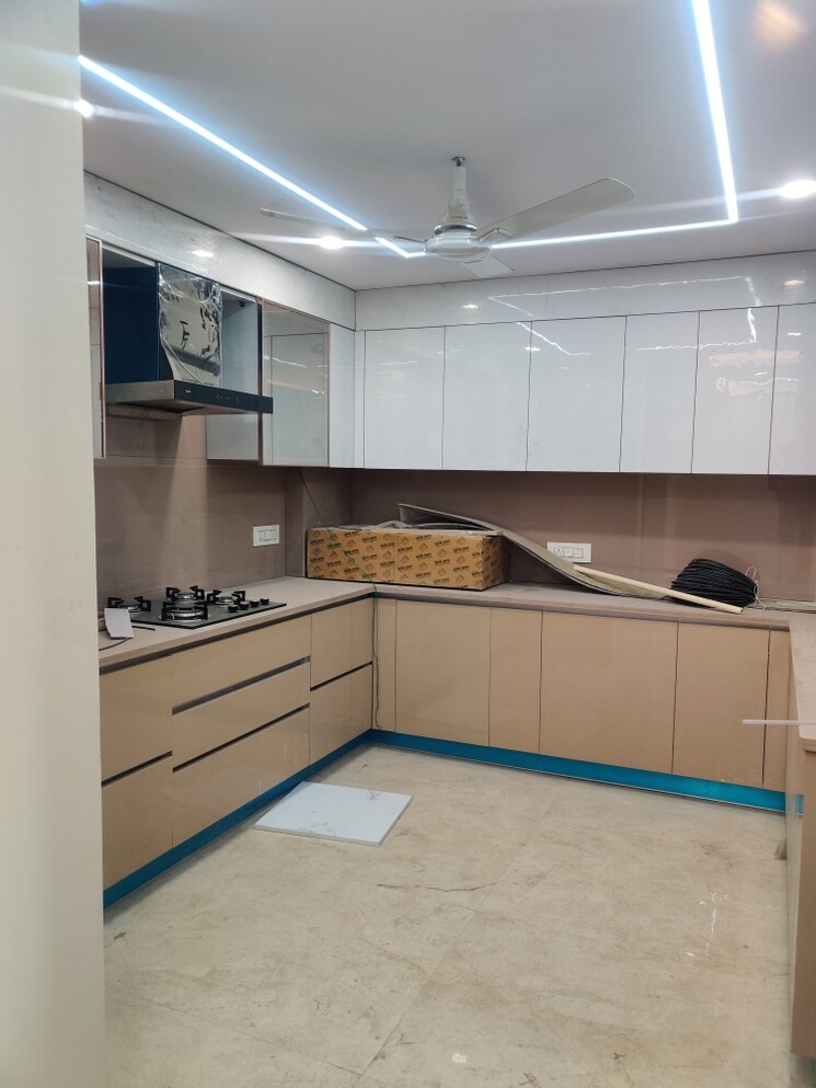 Kitchen, bptp-amstoria 4 Bedroom 250 Sq.Yd. Builder Floor In Sector 102 Gurgaon 7850726