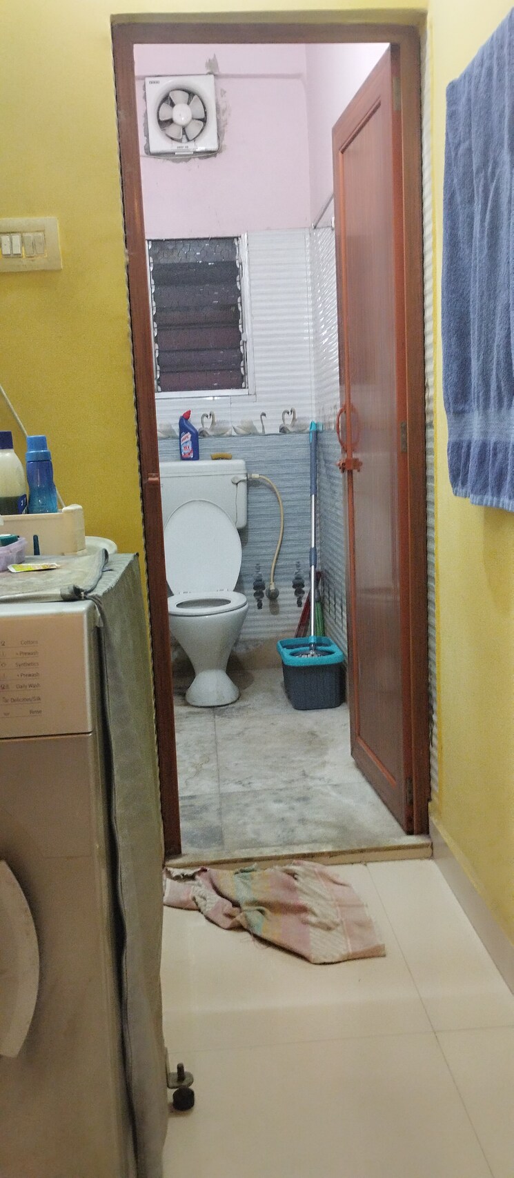 Bathroom, santoshpur 2 Bedroom 1000 Sq.Ft. Apartment In Santoshpur Kolkata 7850762
