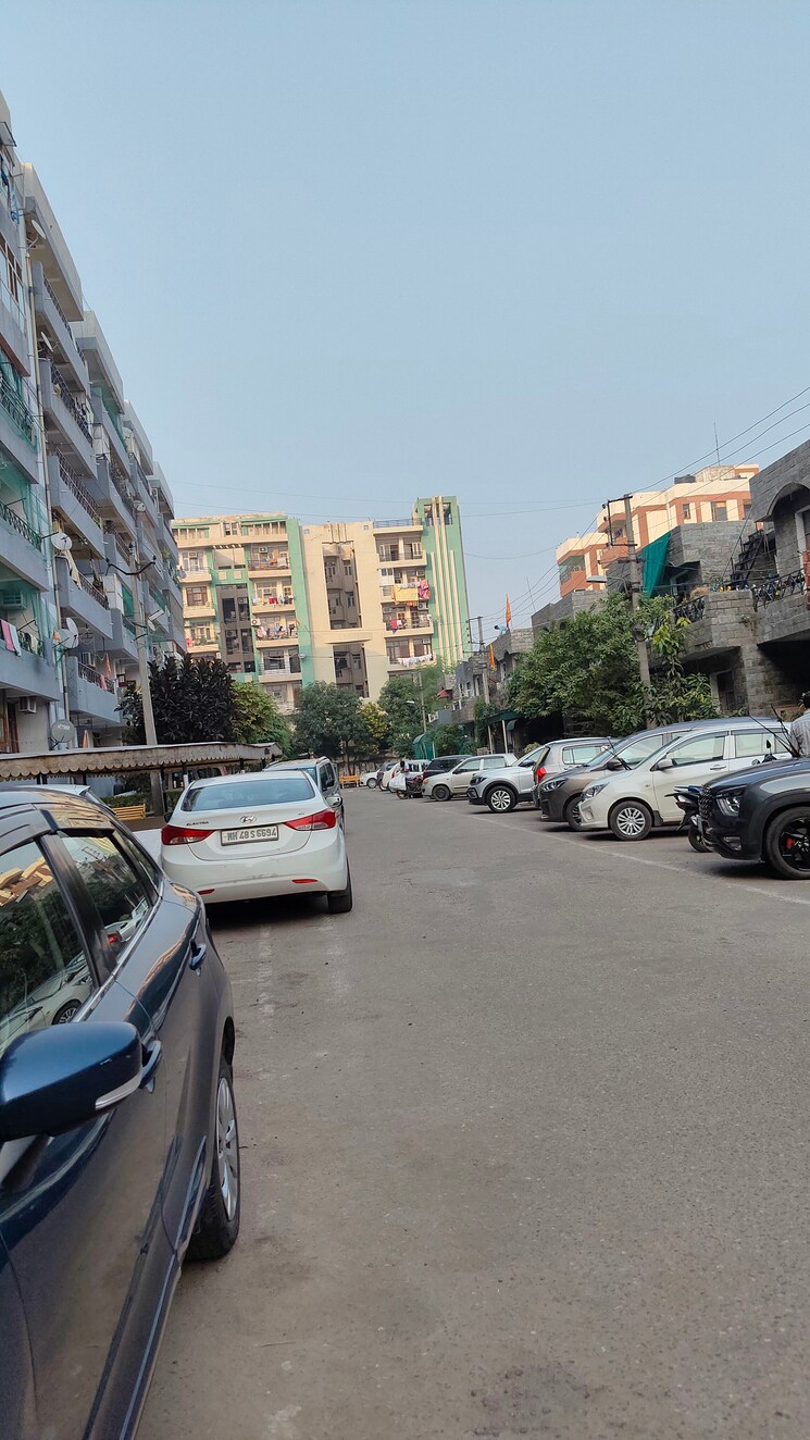  Parking, ambala highway 3 Bedroom 100 Sq.Yd. Villa In Ambala Highway Zirakpur 7850770
