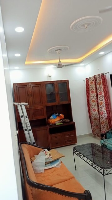 Furnished Amenities in 5 BHK Builder Floor at Mayur Vihar Phase ii – for Sale