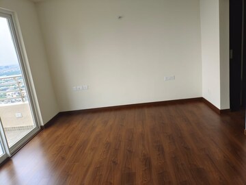 Room in 3 BHK Apartment at Pi Greater Noida – for Sale