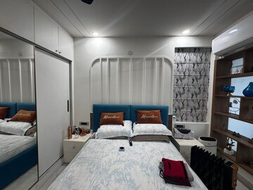 Bedroom in 6+ BHK Villa at Parsvnath Green Ville, Sector 48 – for Sale
