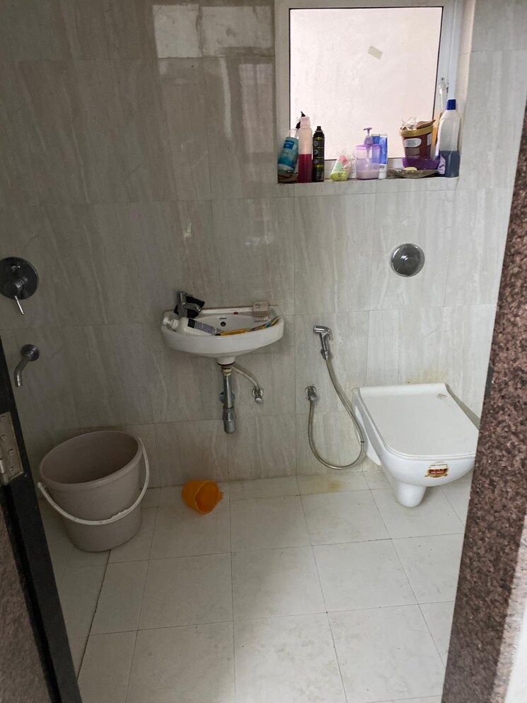 Bathroom, puranik-hometown 1 Bedroom 450 Sq.Ft. Apartment In Ghodbunder Road Thane 7851160