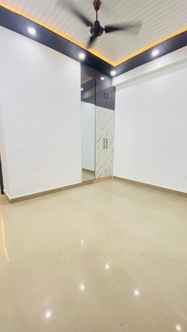 2 BHK Builder Floor For Sale in Gyan Khand I