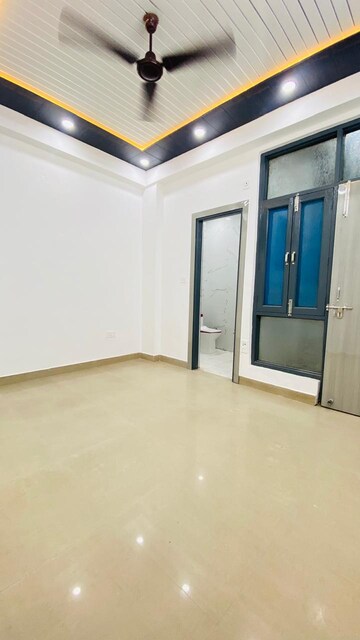 Room in 2 BHK Builder Floor at Gyan Khand I – for Sale