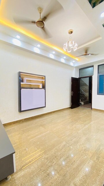 Room in 2 BHK Builder Floor at Gyan Khand I – for Sale