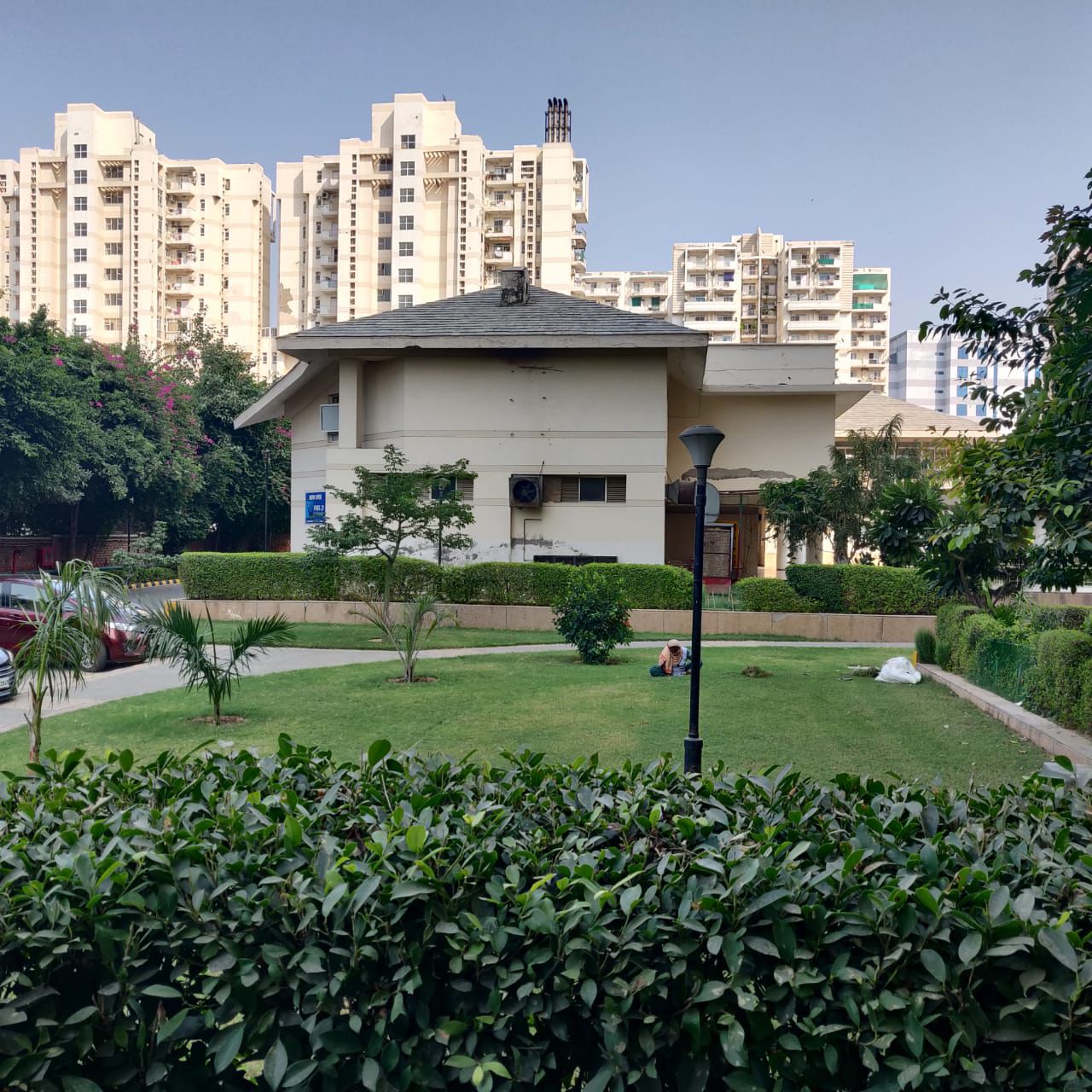 3 BHK + Servant Room Apartment For Sale in Bestech Park View City 1