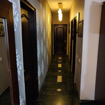 Building Lobby in 4 BHK Apartment at Bestech Park View City 1, Sector 48 – for Rent