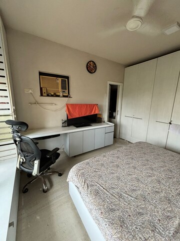 Master Bedroom in 3 BHK Apartment at Raheja Sherwood, Goregaon East – for Sale