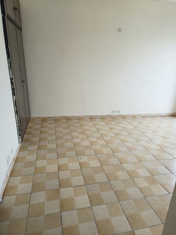 Room in 2 BHK Apartment at BPTP Princess Park, Sector 86 – for Sale