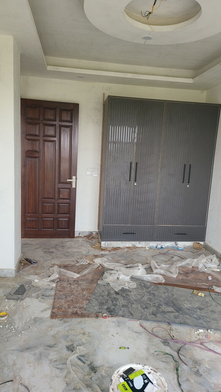 Room, sector 45 3 Bedroom 250 Sq.Yd. Builder Floor In Sector 45 Faridabad 7851388