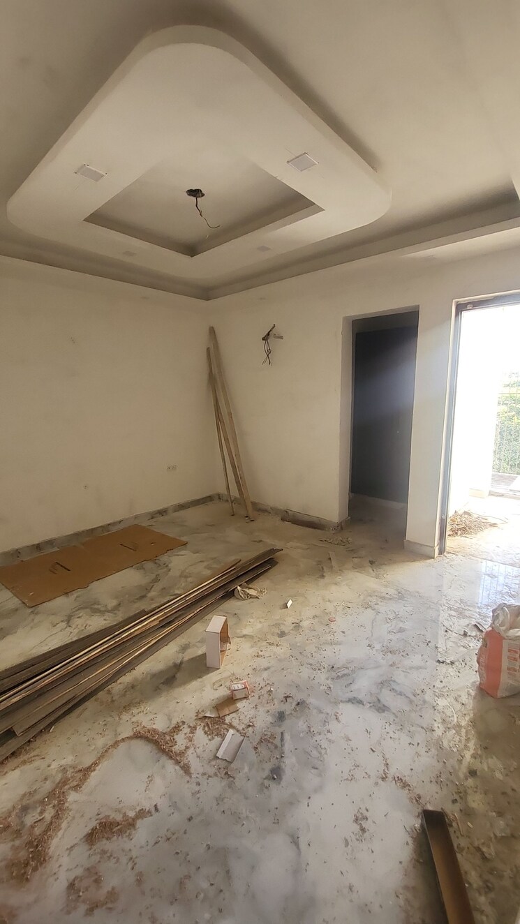 Room, sector 45 3 Bedroom 250 Sq.Yd. Builder Floor In Sector 45 Faridabad 7851388