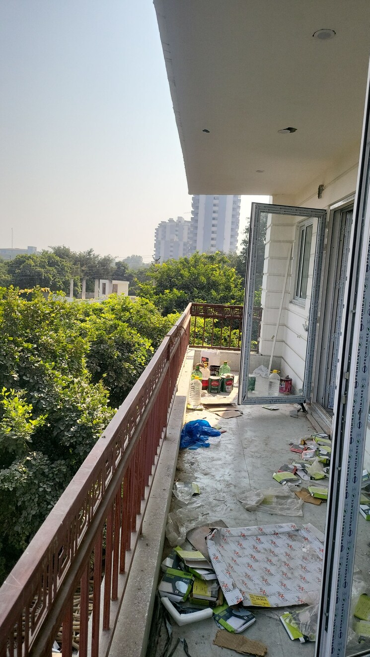Balcony, sector 45 3 Bedroom 250 Sq.Yd. Builder Floor In Sector 45 Faridabad 7851388