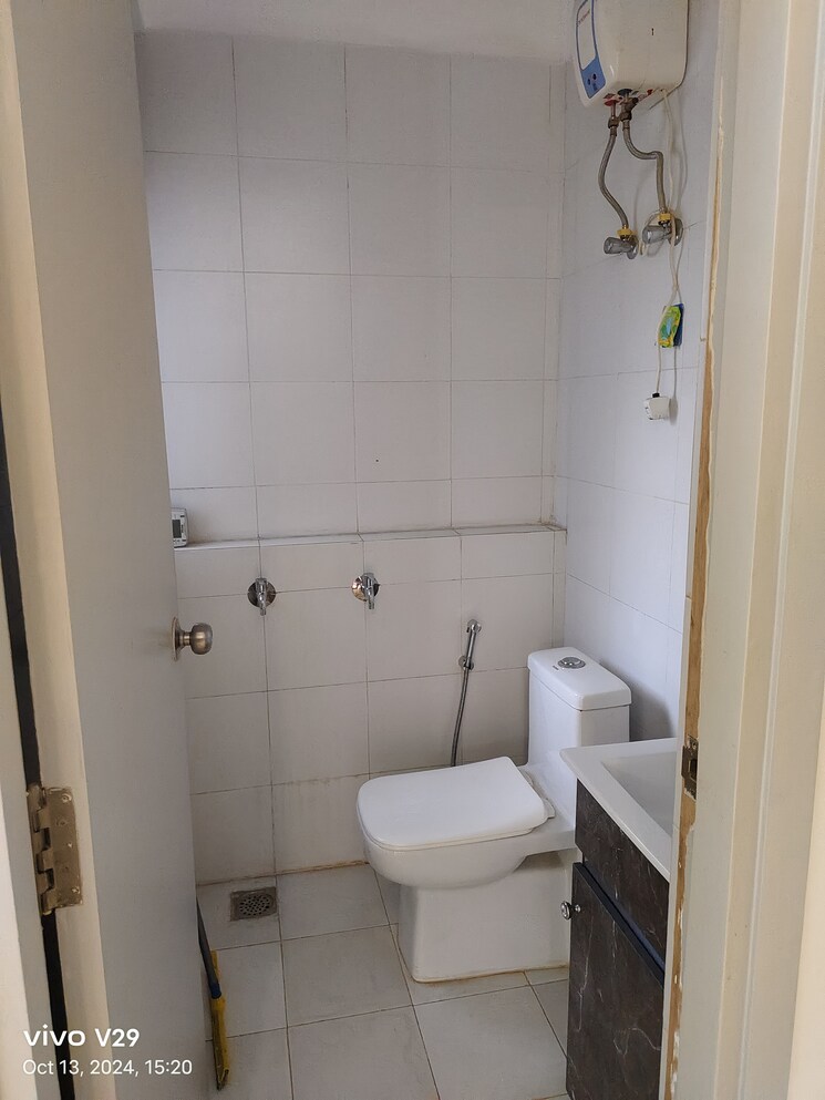 Bathroom, ireo-skyon 2 Bedroom 1524 Sq.Ft. Apartment In Sector 60 Gurgaon 7851435