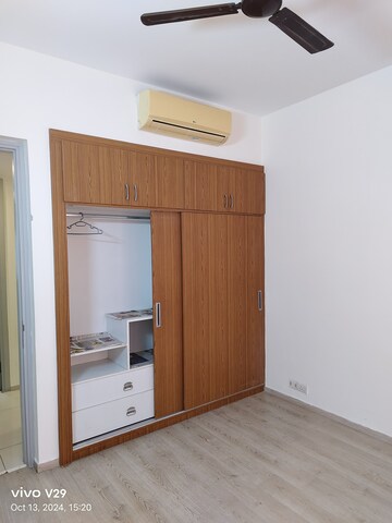 Room in 2 BHK Apartment at Ireo Skyon, Sector 60 – for Sale