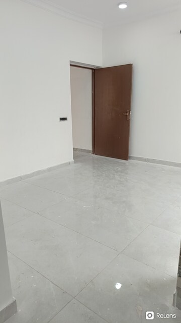 Room in 2 BHK Apartment at Sector 87 – for Sale