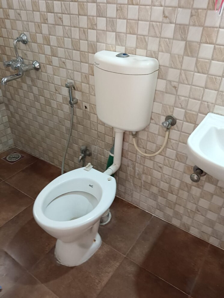 Bathroom, goel-sai-ganga 2 Bedroom 875 Sq.Ft. Apartment In Undri Pune 7851463