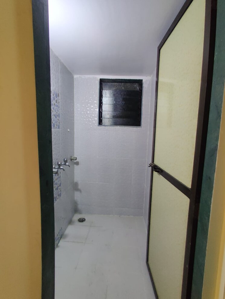 Bathroom, dandekar-dattachayya-chs 1 RK 230 Sq.Ft. Apartment In Panch Pakhadi Thane 7851475