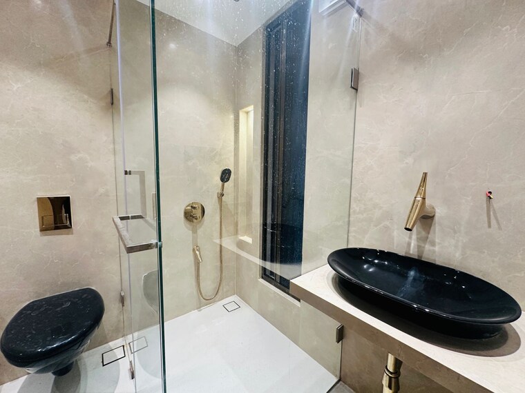Bathroom, khar west 3 Bedroom 1300 Sq.Ft. Apartment In Khar West Mumbai 7851582