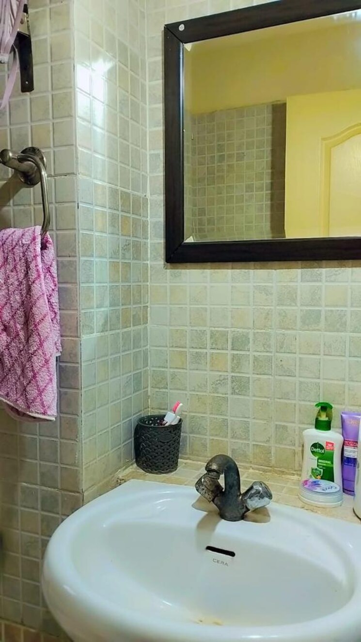 Bathroom, paras-tierea 2 Bedroom 1045 Sq.Ft. Apartment In Sector 137 Noida 7851604