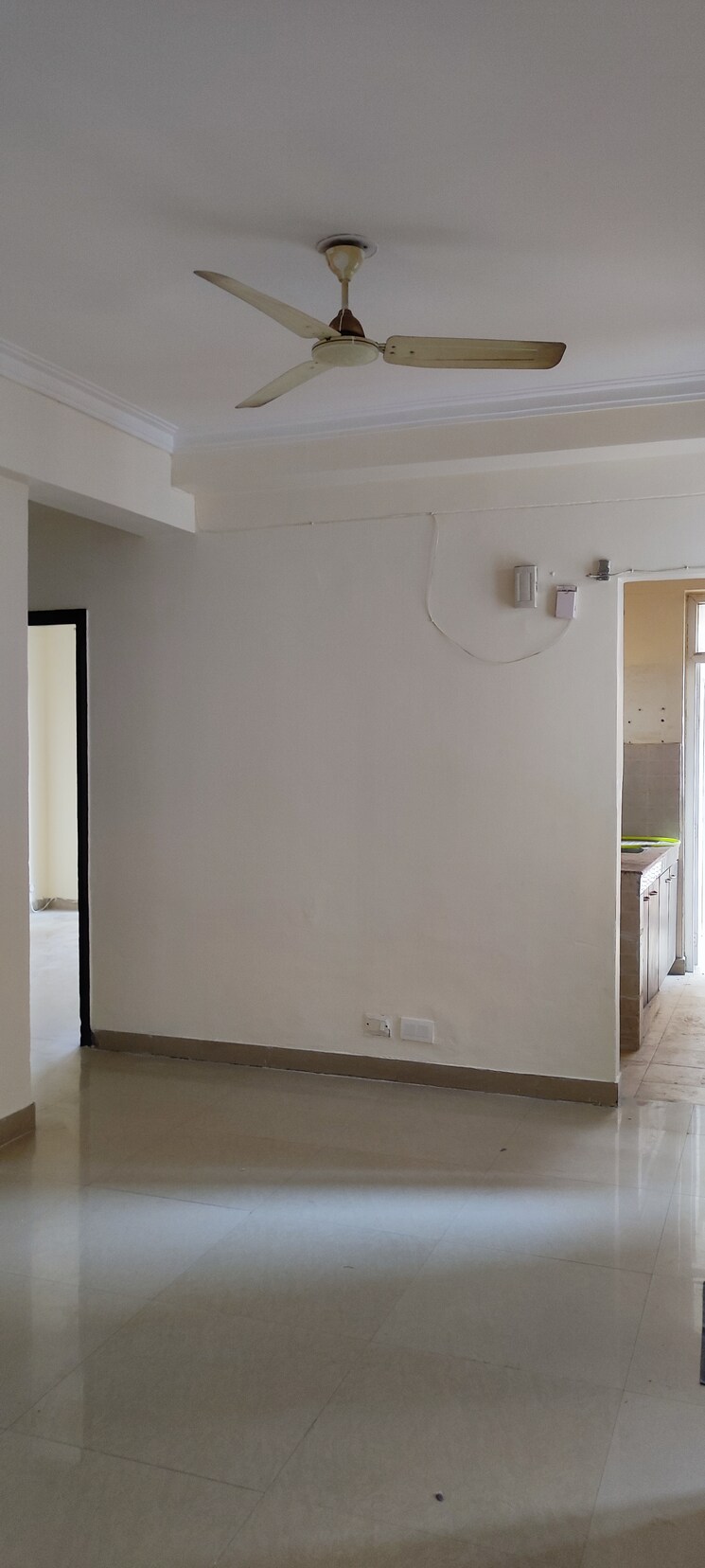 Room, sector 77 2.5 Bedroom 1385 Sq.Ft. Apartment In Sector 77 Faridabad 7851624