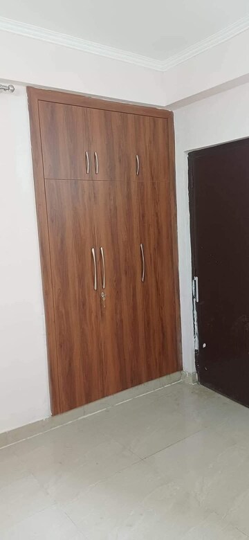 Furnished Amenities in 2 BHK Apartment at Amrapali Golf Homes, Sector 4, Greater Noida – for Sale