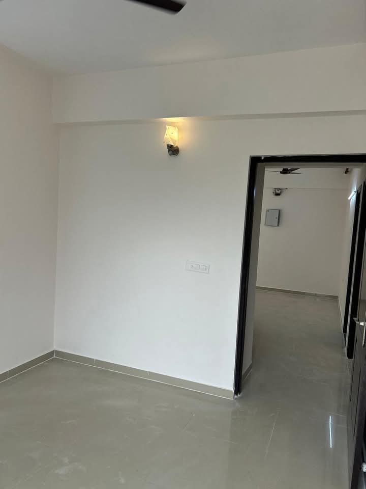 2 BHK Apartment For Sale in Gaur City 2 - 14th Avenue