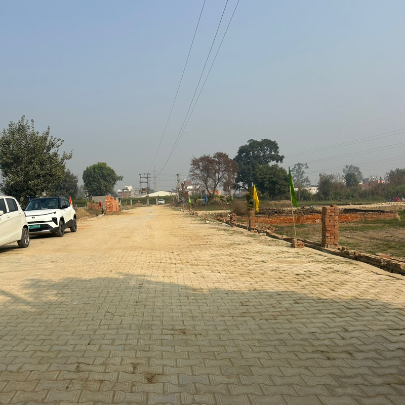 Plot For Sale in Shiv Kunj 