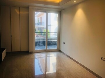 Room in 3 BHK Builder Floor at Sector 89 – for Sale