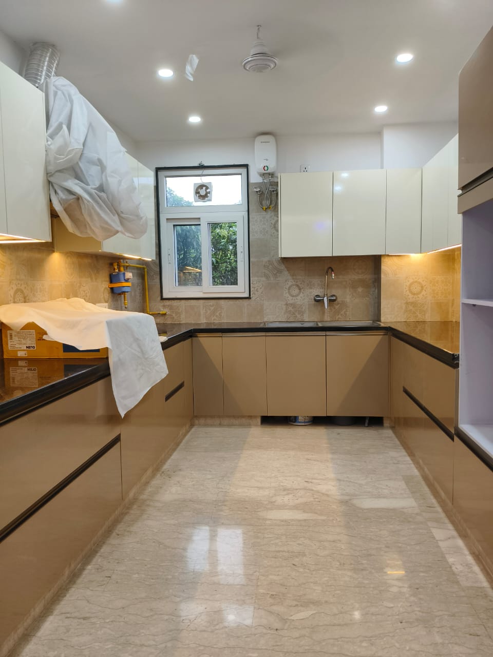 4 BHK + Servant Room Builder Floor For Sale in Chittaranjan Park