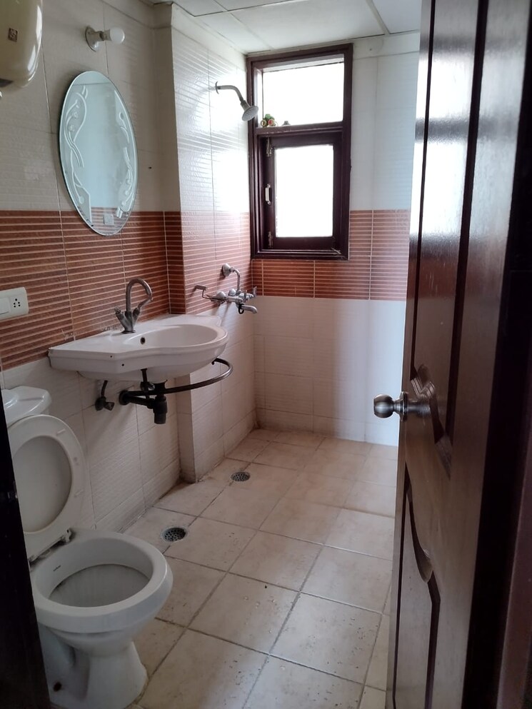 Bathroom, assotech-the-nest 3 Bedroom 908 Sq.Ft. Apartment In Sain Vihar Ghaziabad 7851881