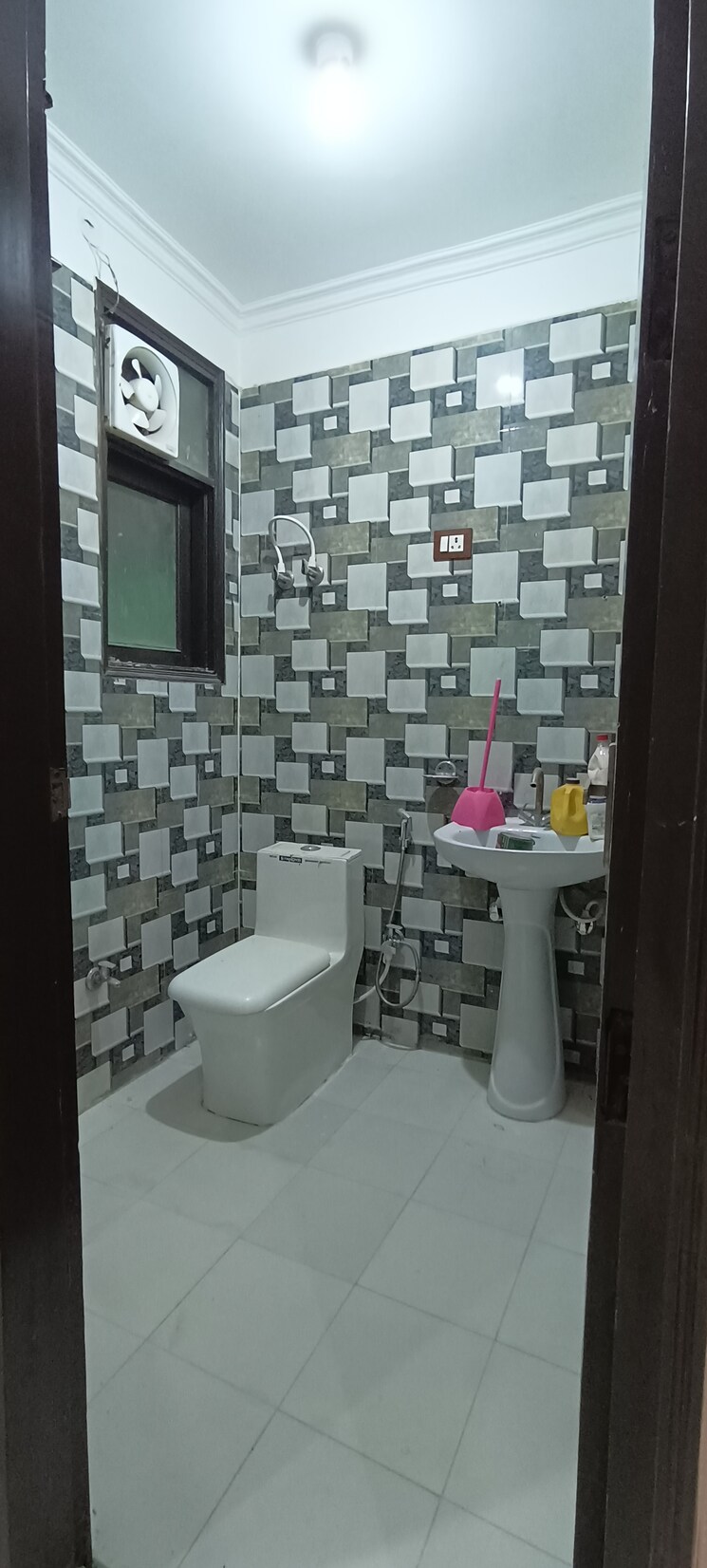 Bathroom, chattarpur 3 Bedroom 1400 Sq.Ft. Builder Floor In Chattarpur Delhi 7851915